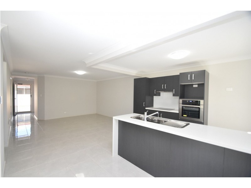 4/8 Link Street, North Toowoomba QLD 4350