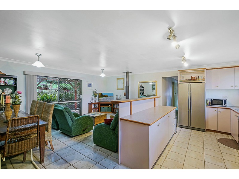 22 Amos Crescent, Mount Lofty QLD 4350