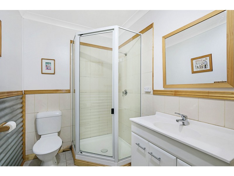 22 Amos Crescent, Mount Lofty QLD 4350