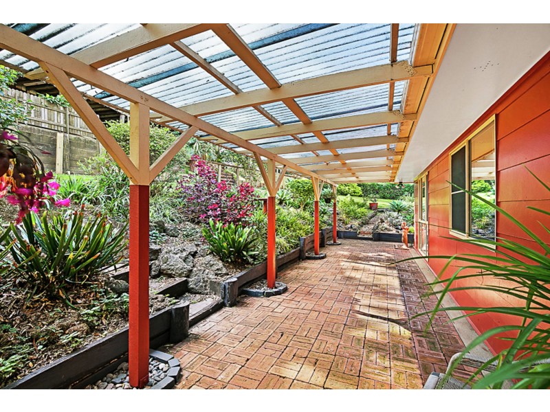 22 Amos Crescent, Mount Lofty QLD 4350