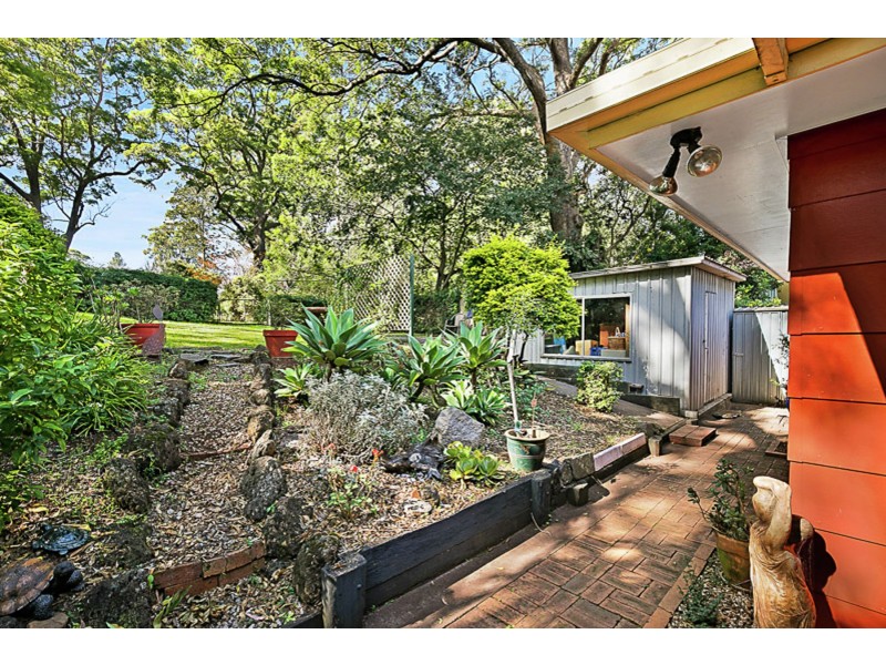 22 Amos Crescent, Mount Lofty QLD 4350