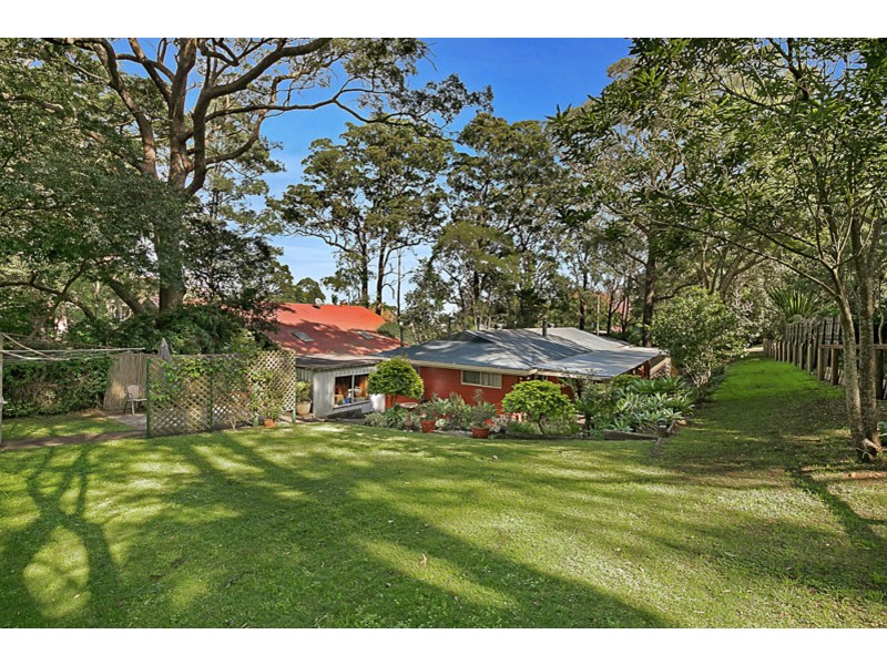22 Amos Crescent, Mount Lofty QLD 4350