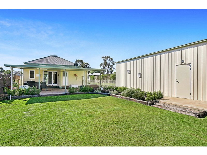 4 Hartwig Street, Goombungee QLD 4354