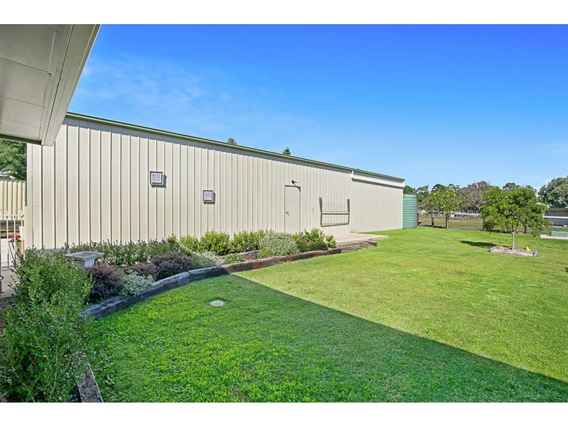 4 Hartwig Street, Goombungee QLD 4354