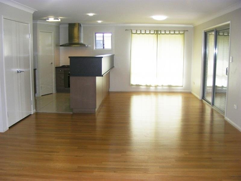 8 Lanagan Court, Middle Ridge QLD 4350