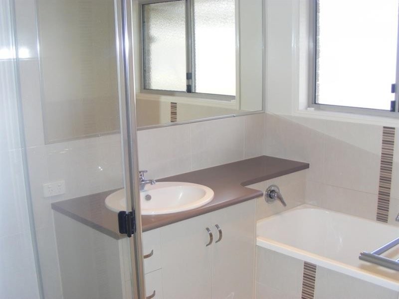 8 Lanagan Court, Middle Ridge QLD 4350