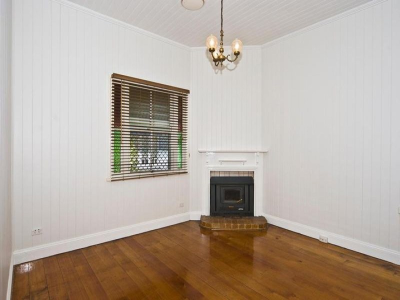 123 Bridge Street, North Toowoomba QLD 4350