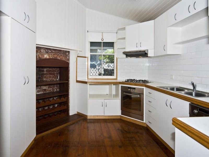 123 Bridge Street, North Toowoomba QLD 4350