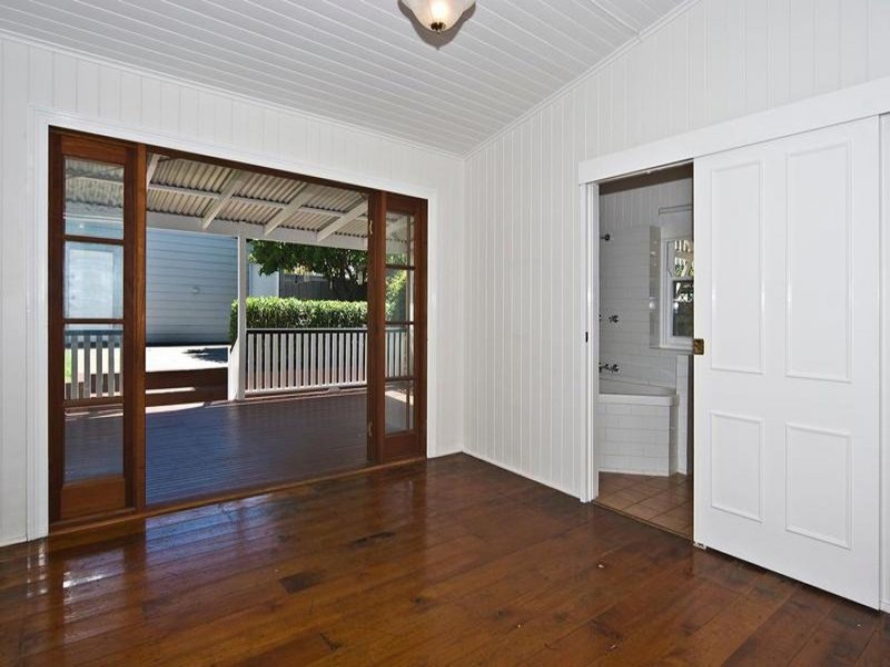 123 Bridge Street, North Toowoomba QLD 4350