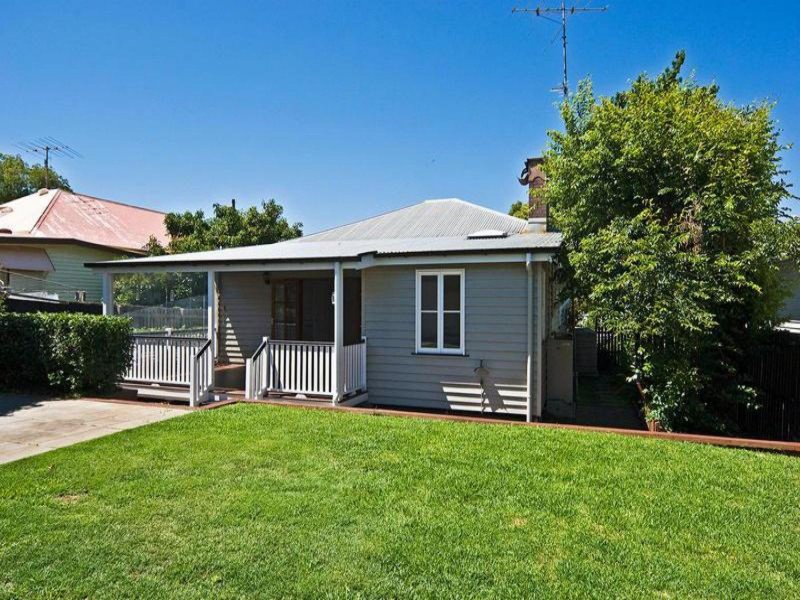 123 Bridge Street, North Toowoomba QLD 4350