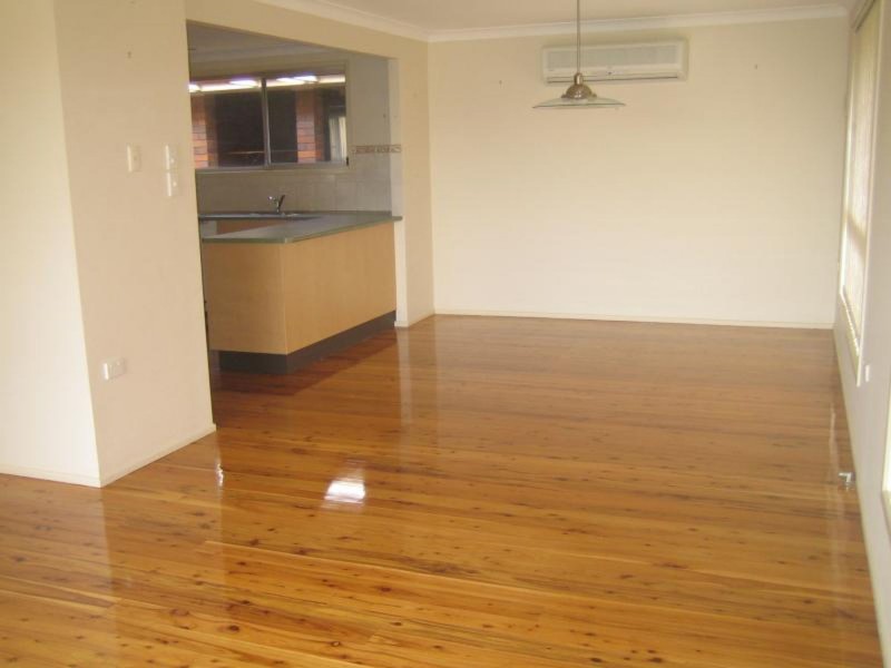 4 Lupin Court, Centenary Heights QLD 4350
