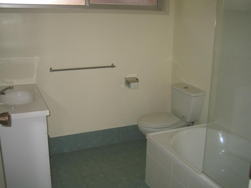 4 Lupin Court, Centenary Heights QLD 4350