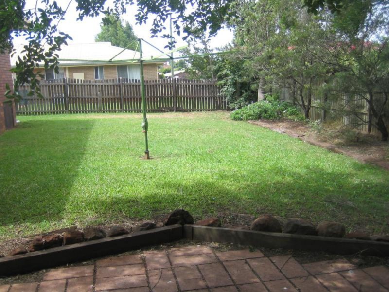 4 Lupin Court, Centenary Heights QLD 4350