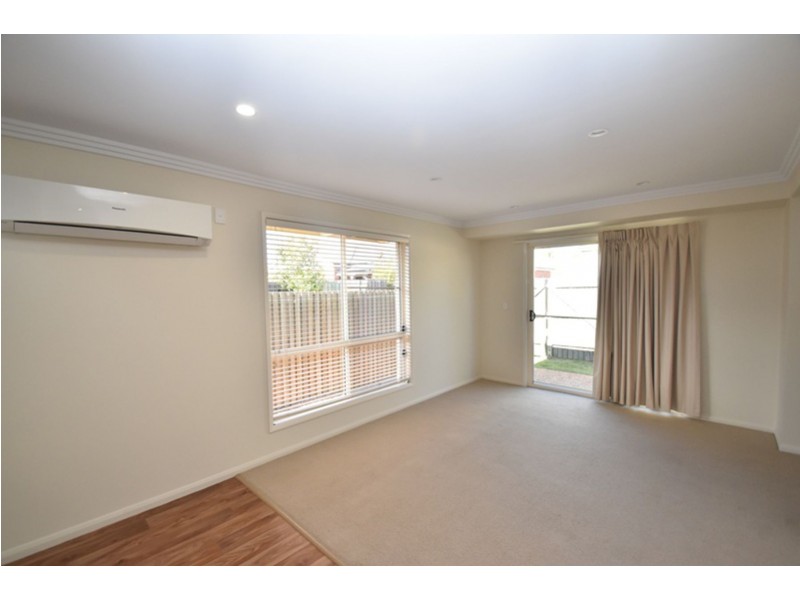 3/11 Albert Street, Newtown QLD 4350