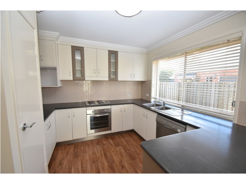 3/11 Albert Street, Newtown QLD 4350