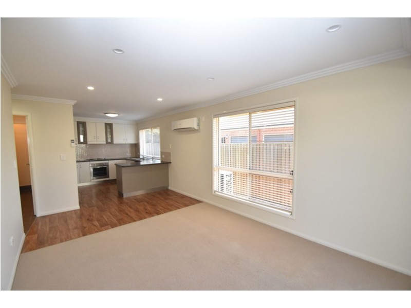 3/11 Albert Street, Newtown QLD 4350