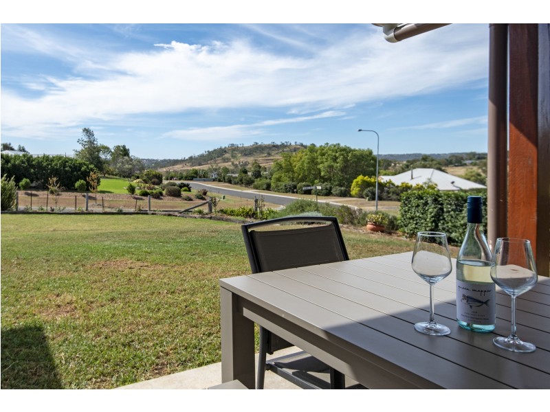 7 Roderick Drive, Cotswold Hills QLD 4350