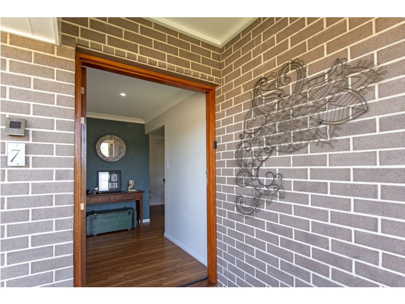 7 Roderick Drive, Cotswold Hills QLD 4350