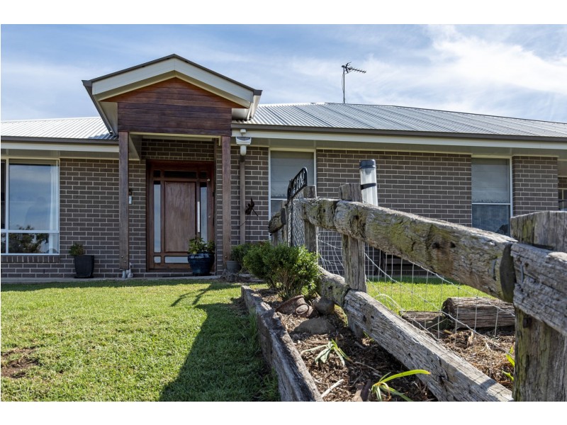7 Roderick Drive, Cotswold Hills QLD 4350