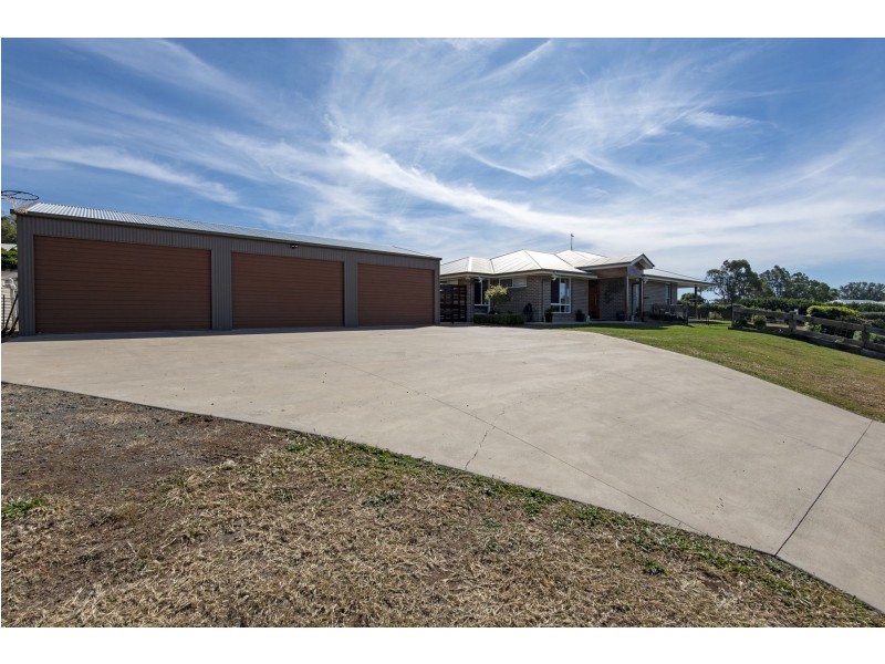 7 Roderick Drive, Cotswold Hills QLD 4350