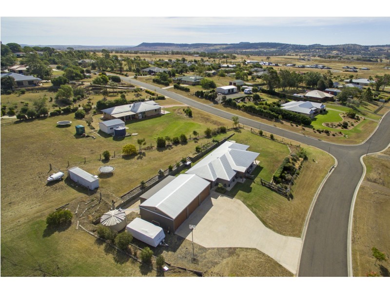 7 Roderick Drive, Cotswold Hills QLD 4350