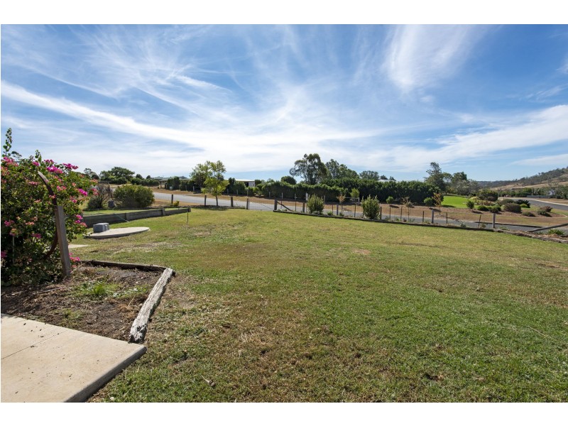 7 Roderick Drive, Cotswold Hills QLD 4350