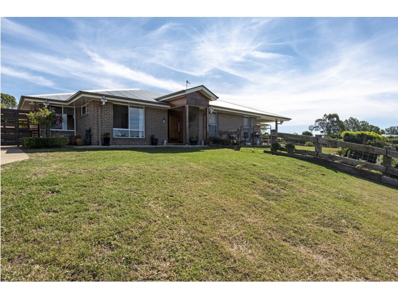 7 Roderick Drive, Cotswold Hills QLD 4350