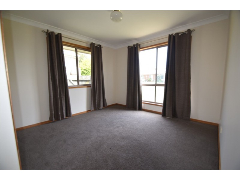 4 Janine Court, Kearneys Spring QLD 4350