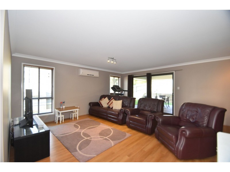 38 Smythe Drive, Highfields QLD 4352