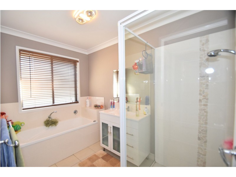 38 Smythe Drive, Highfields QLD 4352