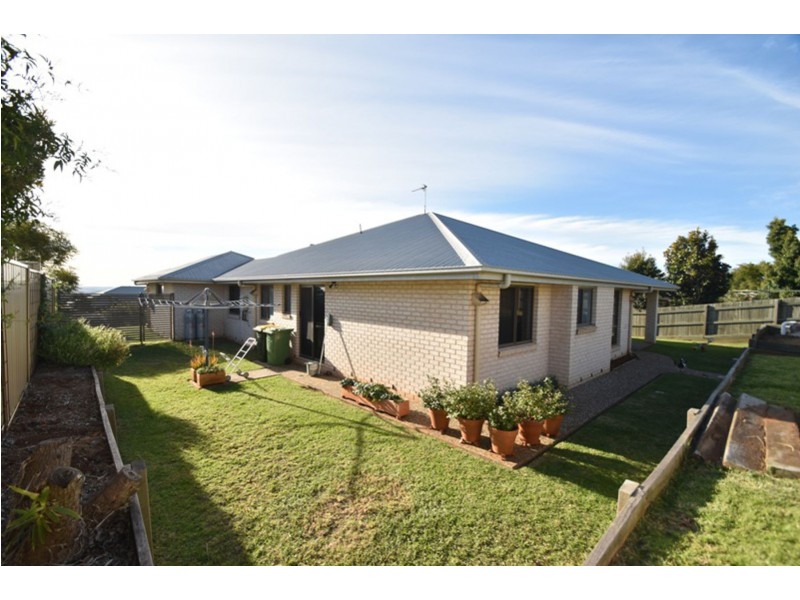 38 Smythe Drive, Highfields QLD 4352