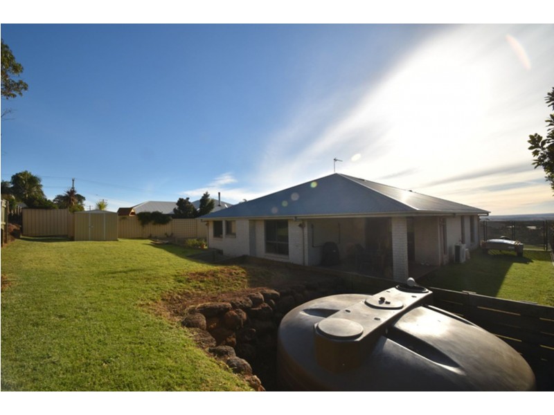 38 Smythe Drive, Highfields QLD 4352