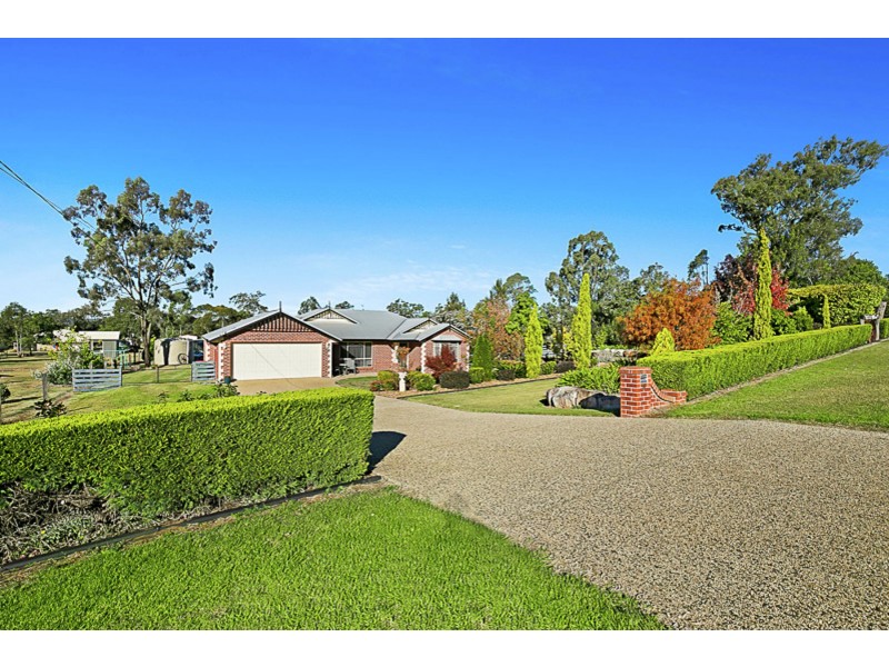 8 Highview Street, Meringandan West QLD 4352