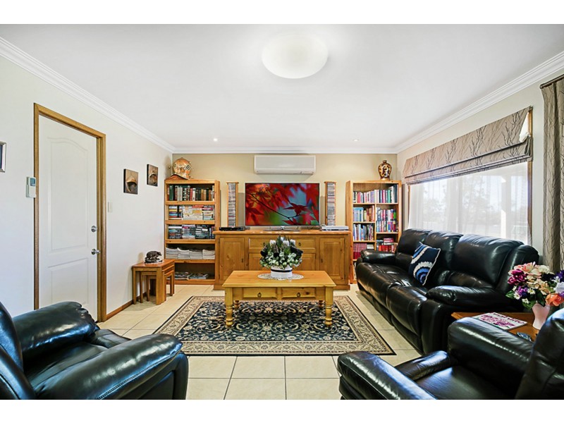 8 Highview Street, Meringandan West QLD 4352