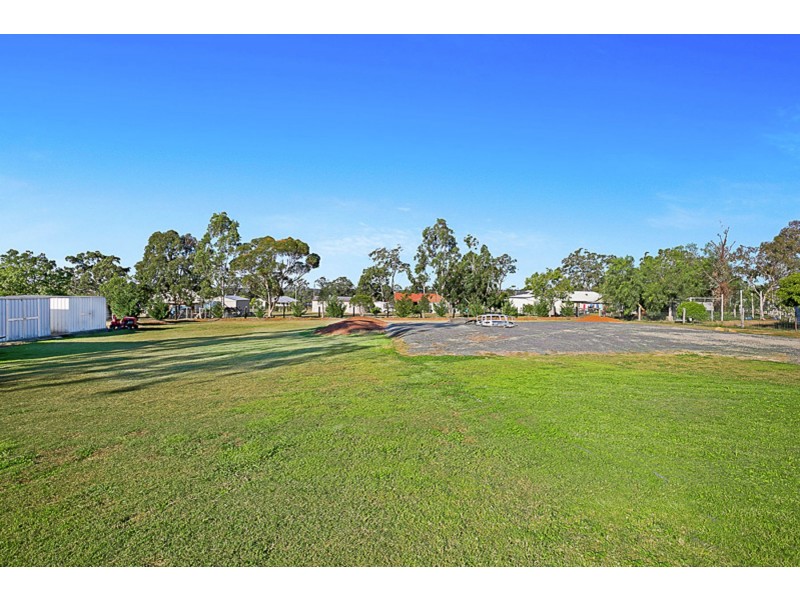 8 Highview Street, Meringandan West QLD 4352