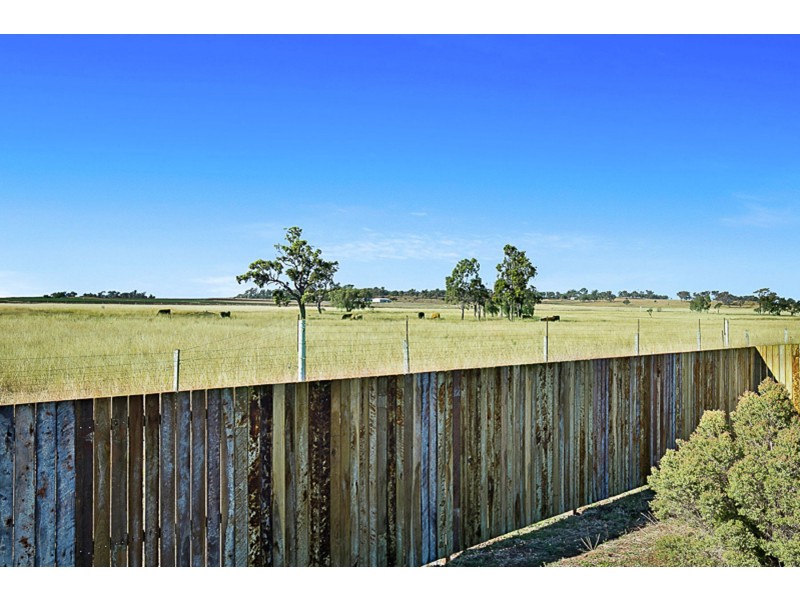 36 Magpie Drive, Cambooya QLD 4358