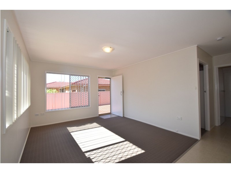 1/164 Hill Street, Newtown QLD 4350