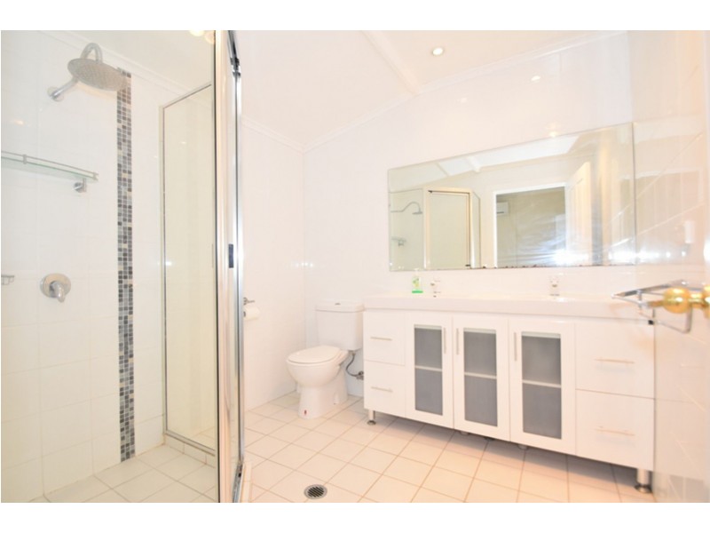 42 Toowoomba Road, Oakey QLD 4401