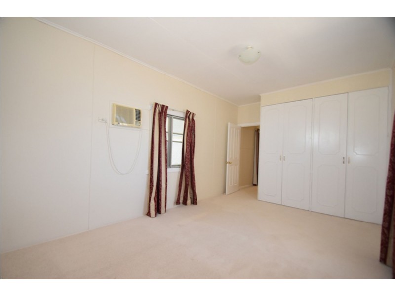 42 Toowoomba Road, Oakey QLD 4401