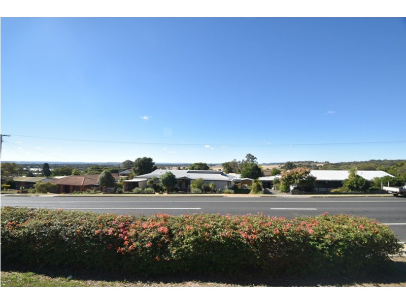 42 Toowoomba Road, Oakey QLD 4401