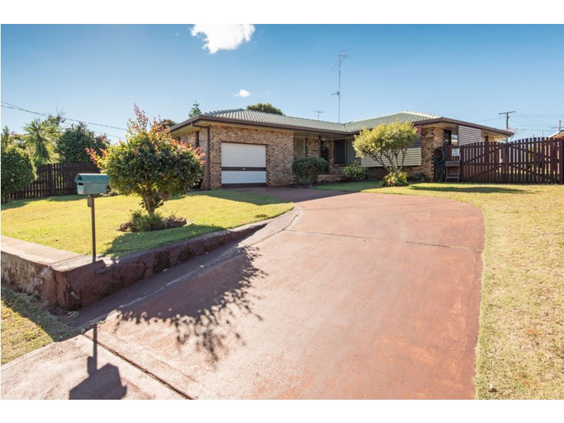 376 Hume Street, Centenary Heights QLD 4350