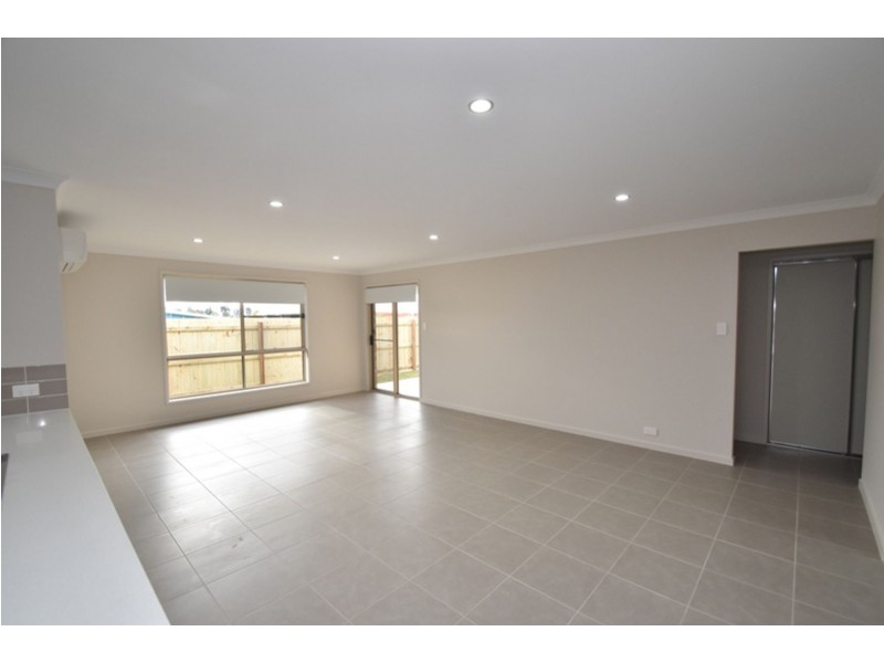 7 Grace View Street, Darling Heights QLD 4350