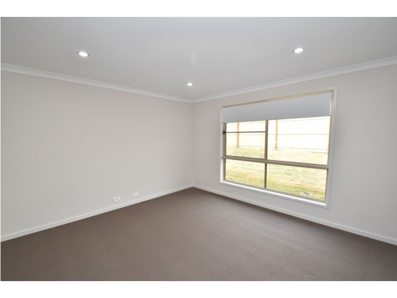 7 Grace View Street, Darling Heights QLD 4350