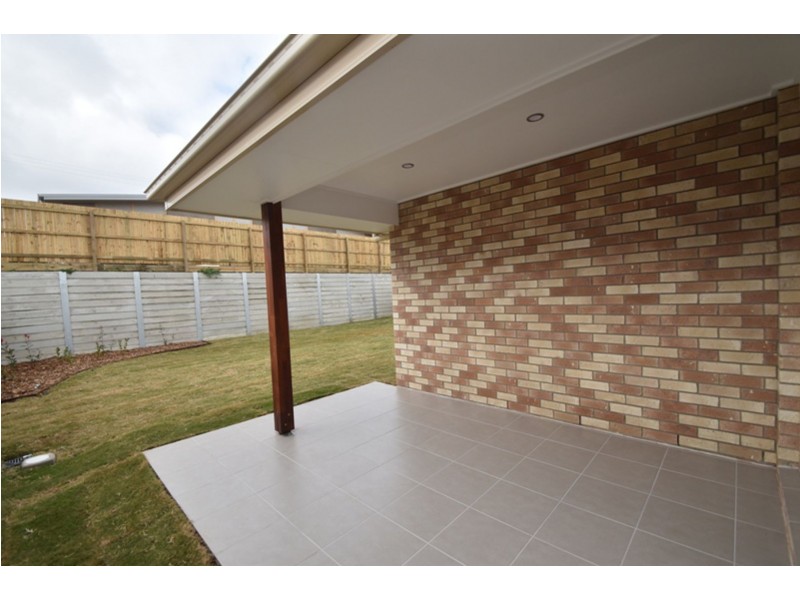 7 Grace View Street, Darling Heights QLD 4350