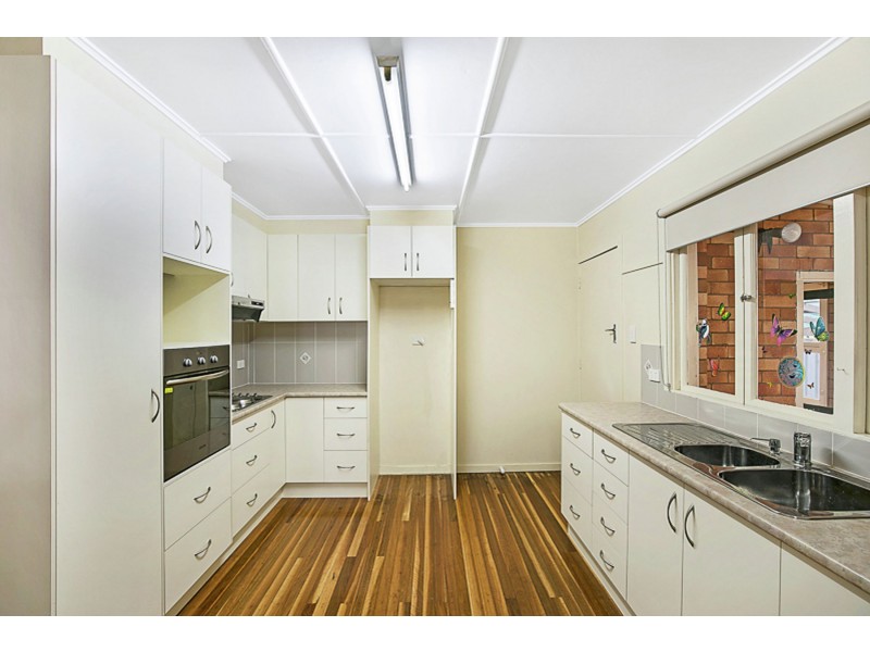 33 Merritt Street, Harristown QLD 4350