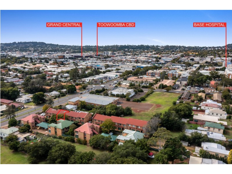 3/248 James Street, Harristown QLD 4350