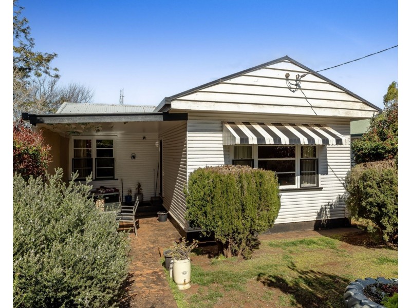 102 North Street, North Toowoomba QLD 4350