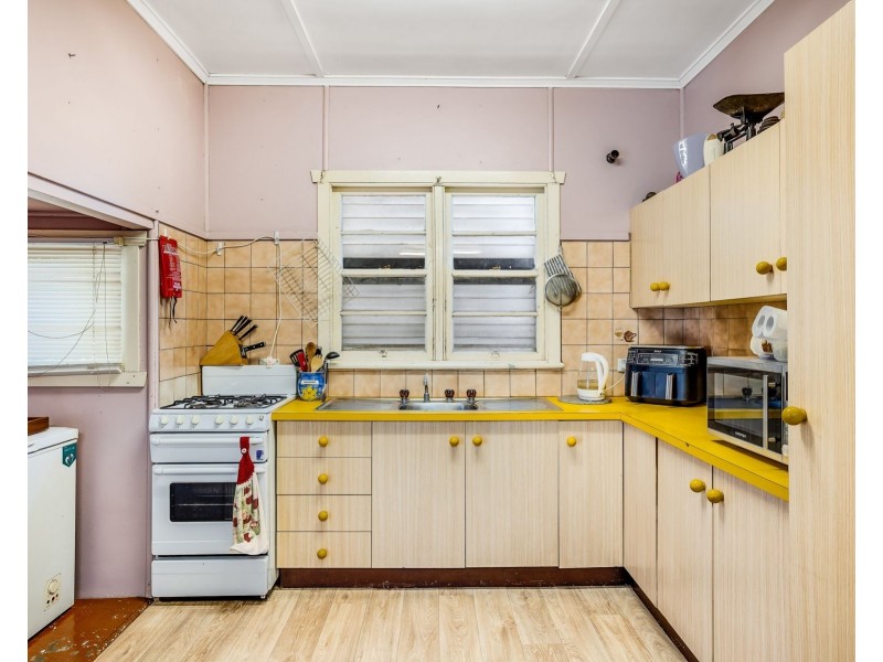 102 North Street, North Toowoomba QLD 4350