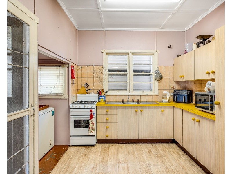 102 North Street, North Toowoomba QLD 4350