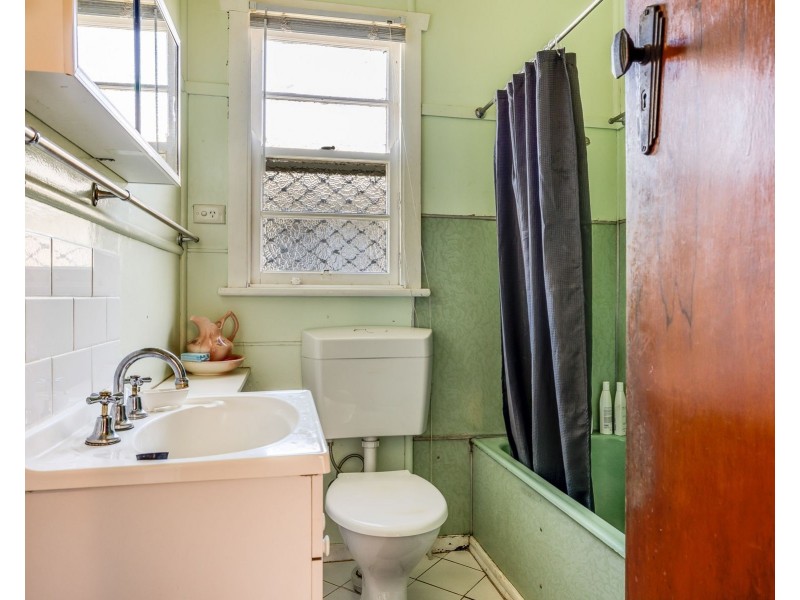 102 North Street, North Toowoomba QLD 4350